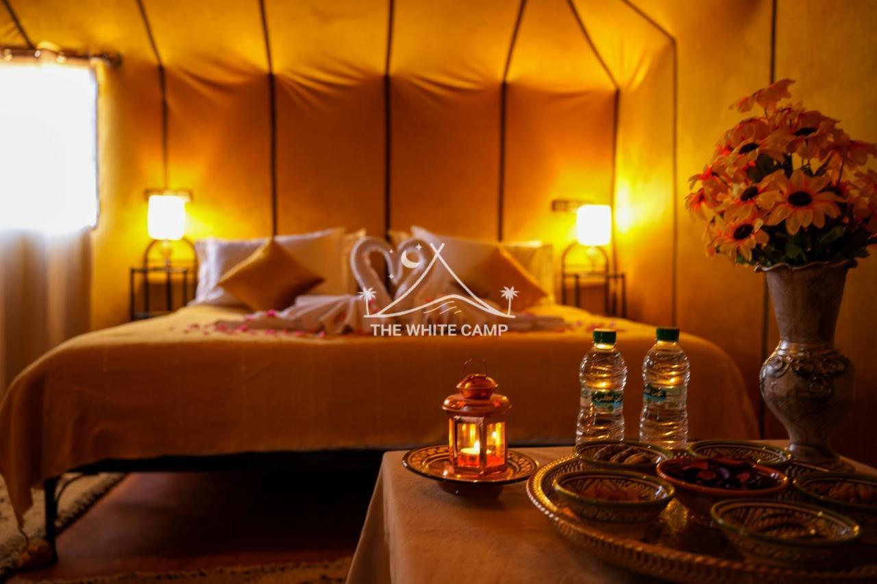 The White Camp - Your Merzouga Luxury Desert Camp & Erg Chebbi Dunes Camel Riding Exteriér fotografie