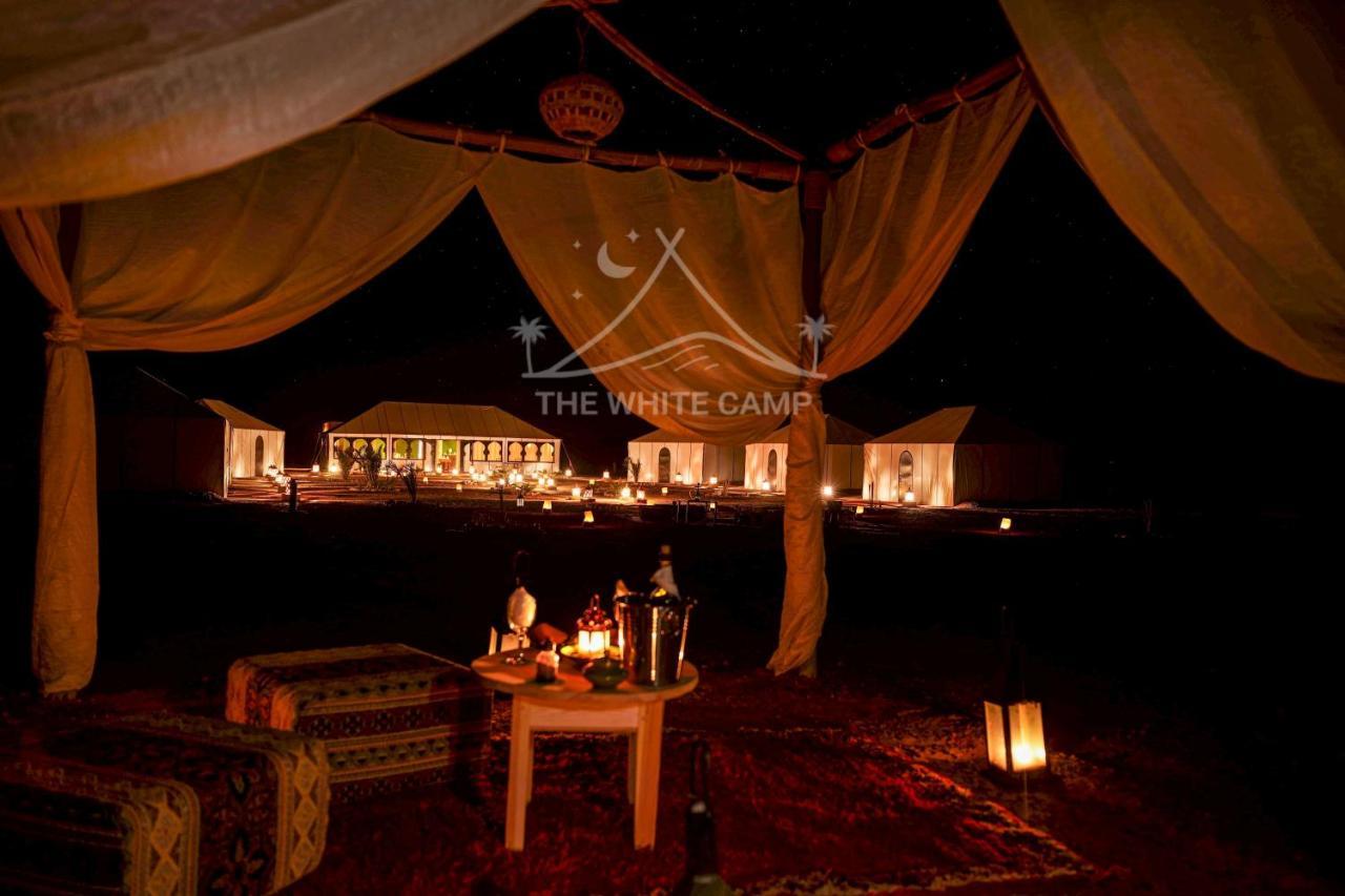 The White Camp - Your Merzouga Luxury Desert Camp & Erg Chebbi Dunes Camel Riding Exteriér fotografie