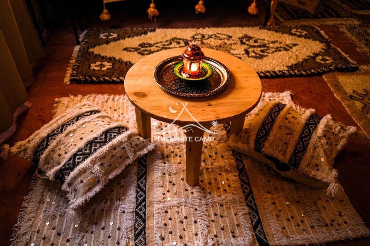 The White Camp - Your Merzouga Luxury Desert Camp & Erg Chebbi Dunes Camel Riding Exteriér fotografie