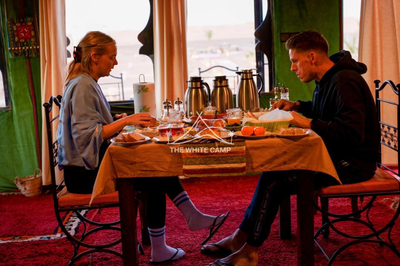 The White Camp - Your Merzouga Luxury Desert Camp & Erg Chebbi Dunes Camel Riding Exteriér fotografie