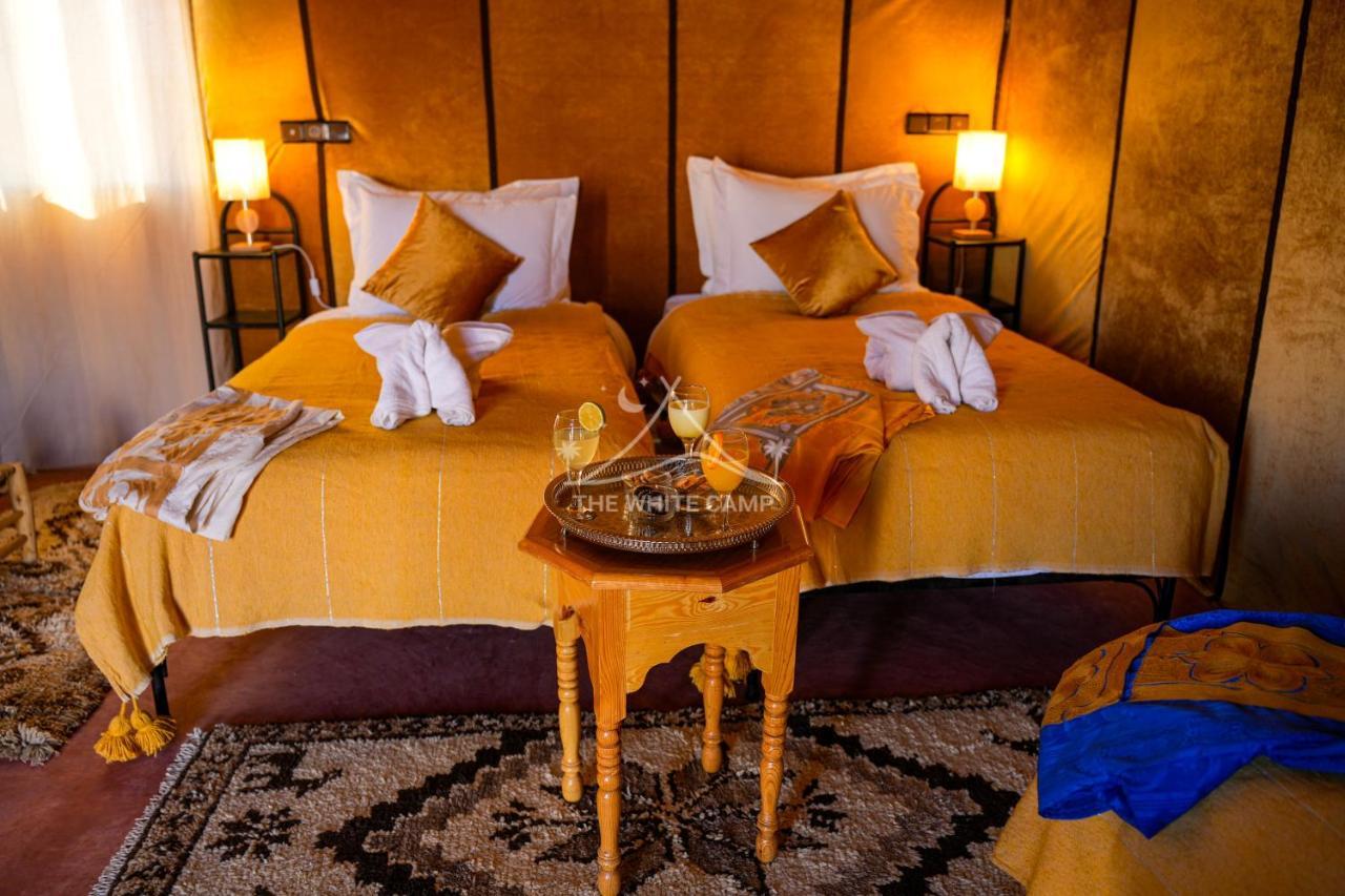 The White Camp - Your Merzouga Luxury Desert Camp & Erg Chebbi Dunes Camel Riding Exteriér fotografie