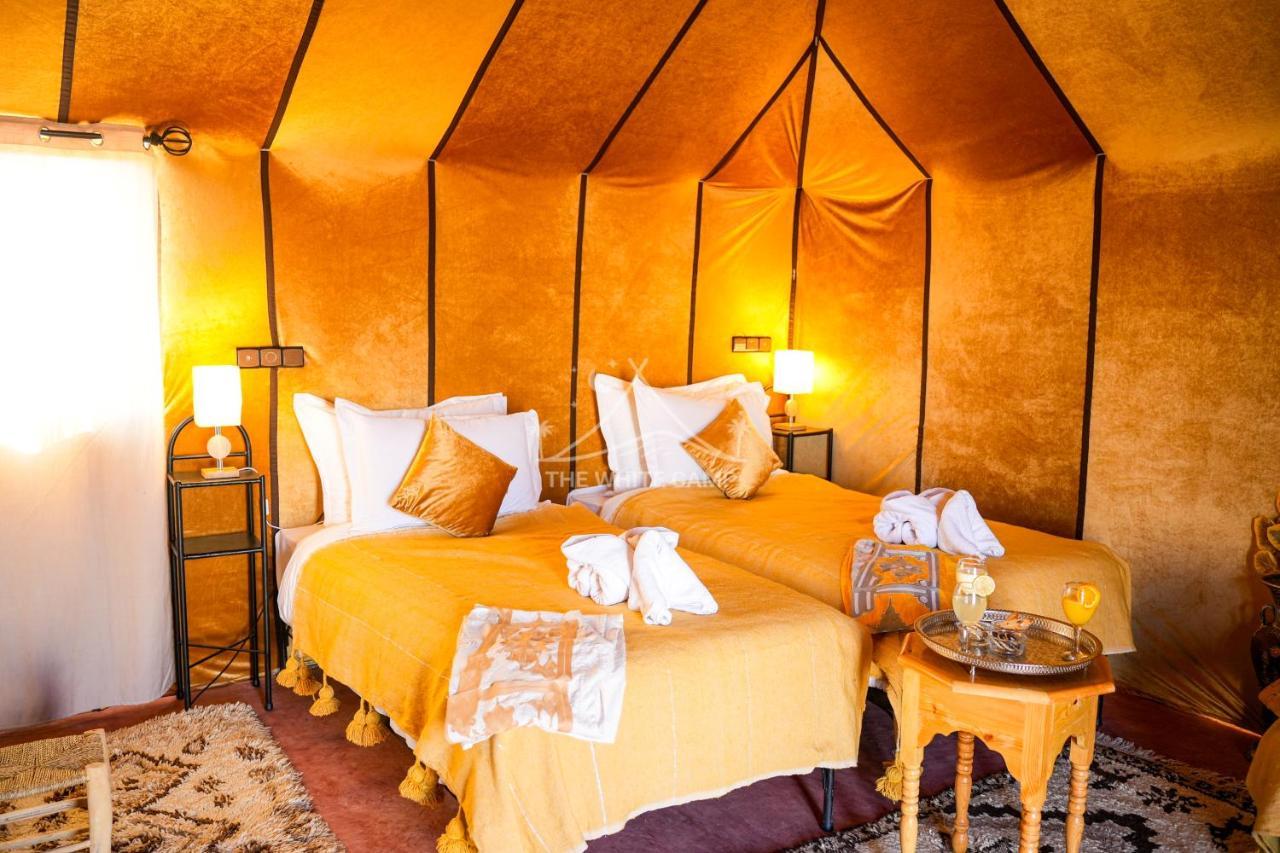 The White Camp - Your Merzouga Luxury Desert Camp & Erg Chebbi Dunes Camel Riding Exteriér fotografie