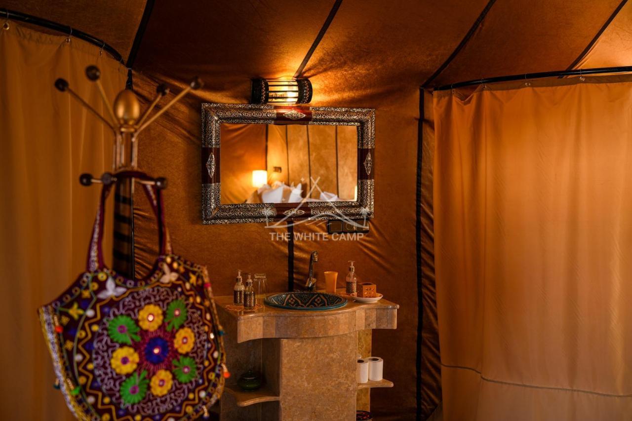 The White Camp - Your Merzouga Luxury Desert Camp & Erg Chebbi Dunes Camel Riding Exteriér fotografie