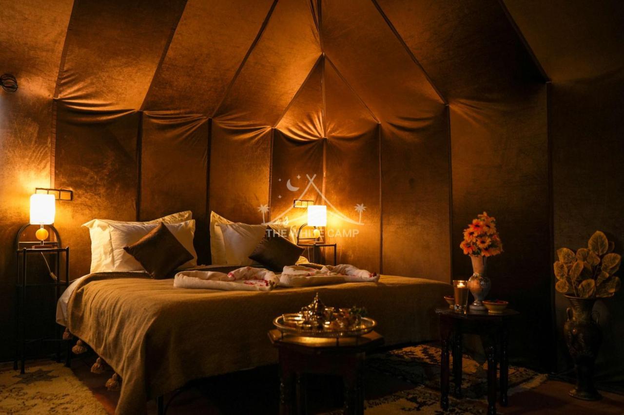 The White Camp - Your Merzouga Luxury Desert Camp & Erg Chebbi Dunes Camel Riding Exteriér fotografie
