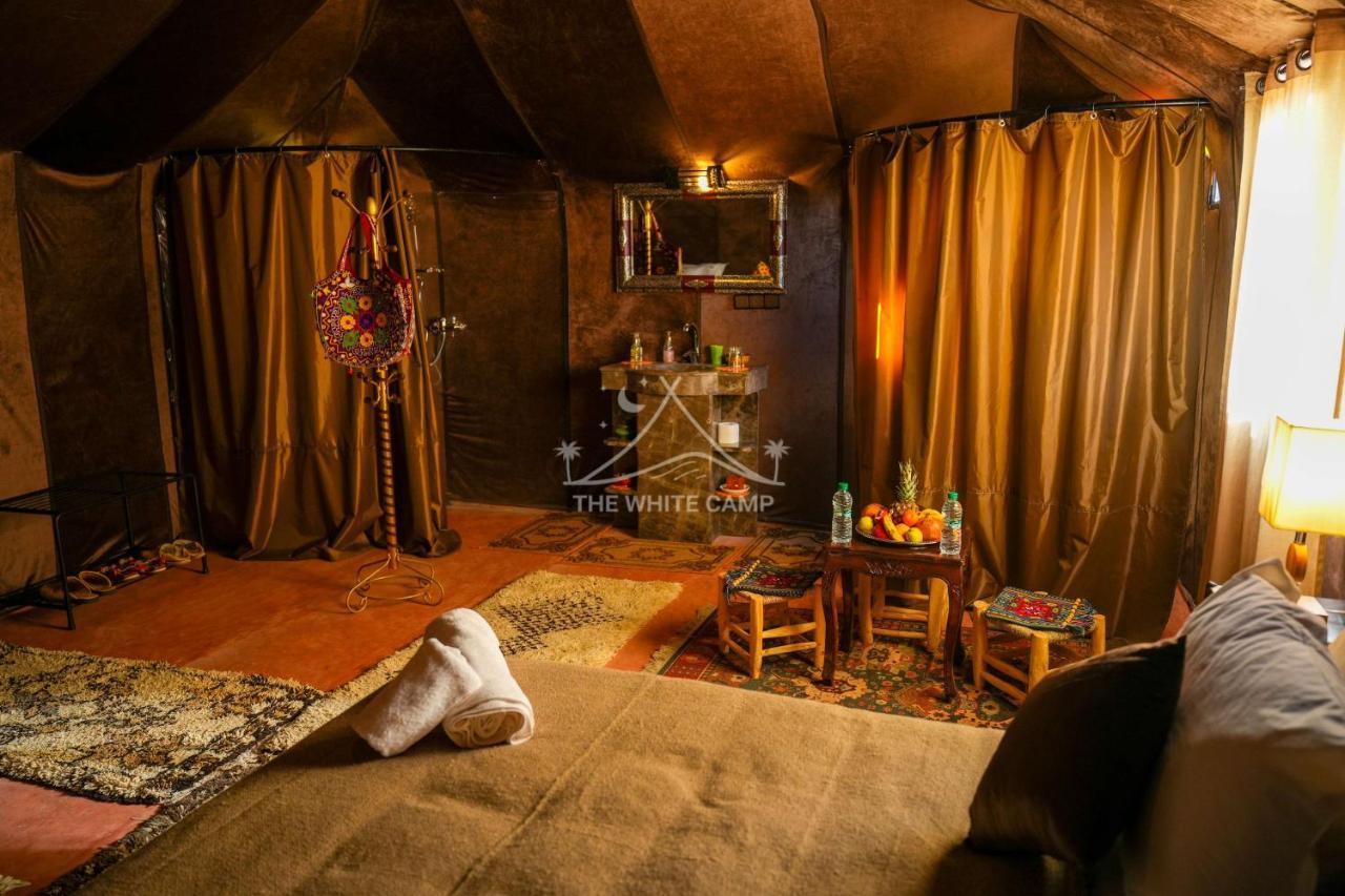 The White Camp - Your Merzouga Luxury Desert Camp & Erg Chebbi Dunes Camel Riding Exteriér fotografie