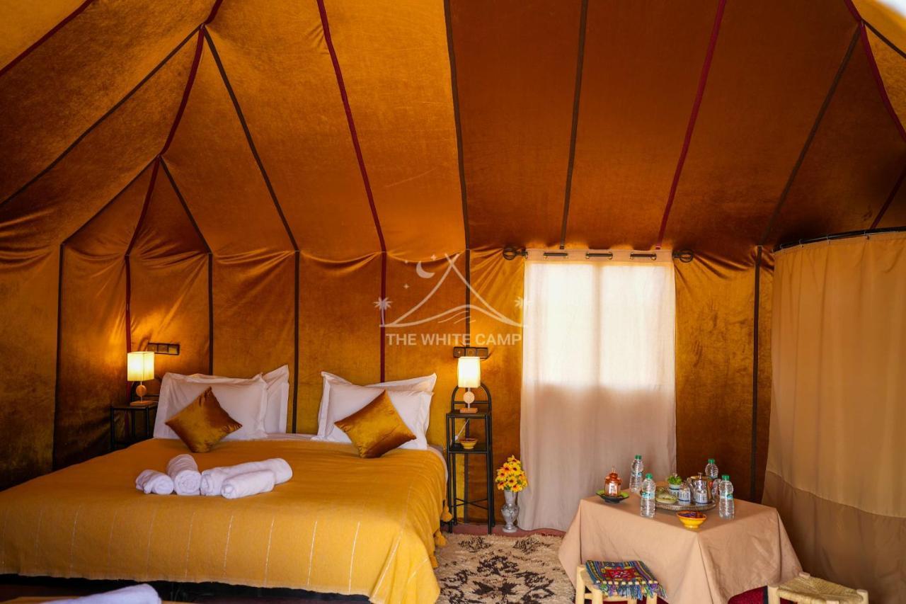 The White Camp - Your Merzouga Luxury Desert Camp & Erg Chebbi Dunes Camel Riding Exteriér fotografie