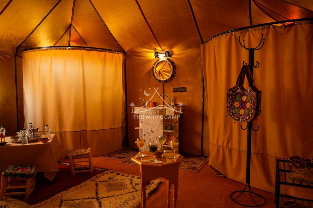The White Camp - Your Merzouga Luxury Desert Camp & Erg Chebbi Dunes Camel Riding Exteriér fotografie