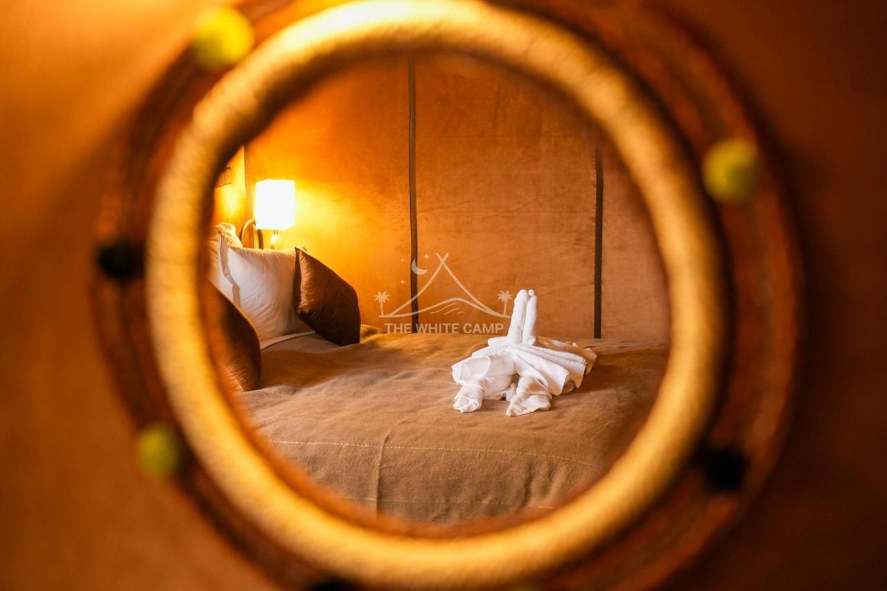 The White Camp - Your Merzouga Luxury Desert Camp & Erg Chebbi Dunes Camel Riding Exteriér fotografie