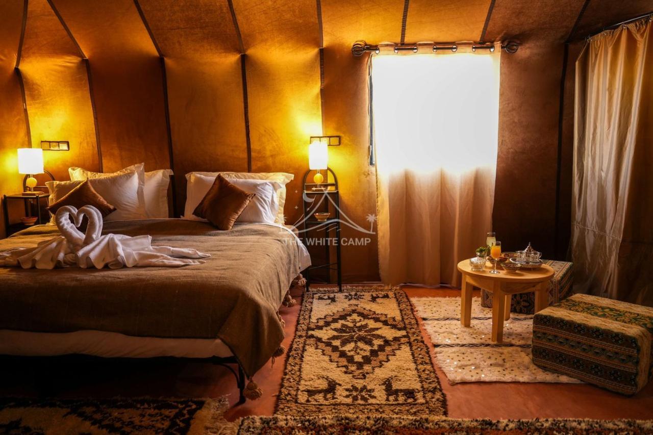 The White Camp - Your Merzouga Luxury Desert Camp & Erg Chebbi Dunes Camel Riding Exteriér fotografie