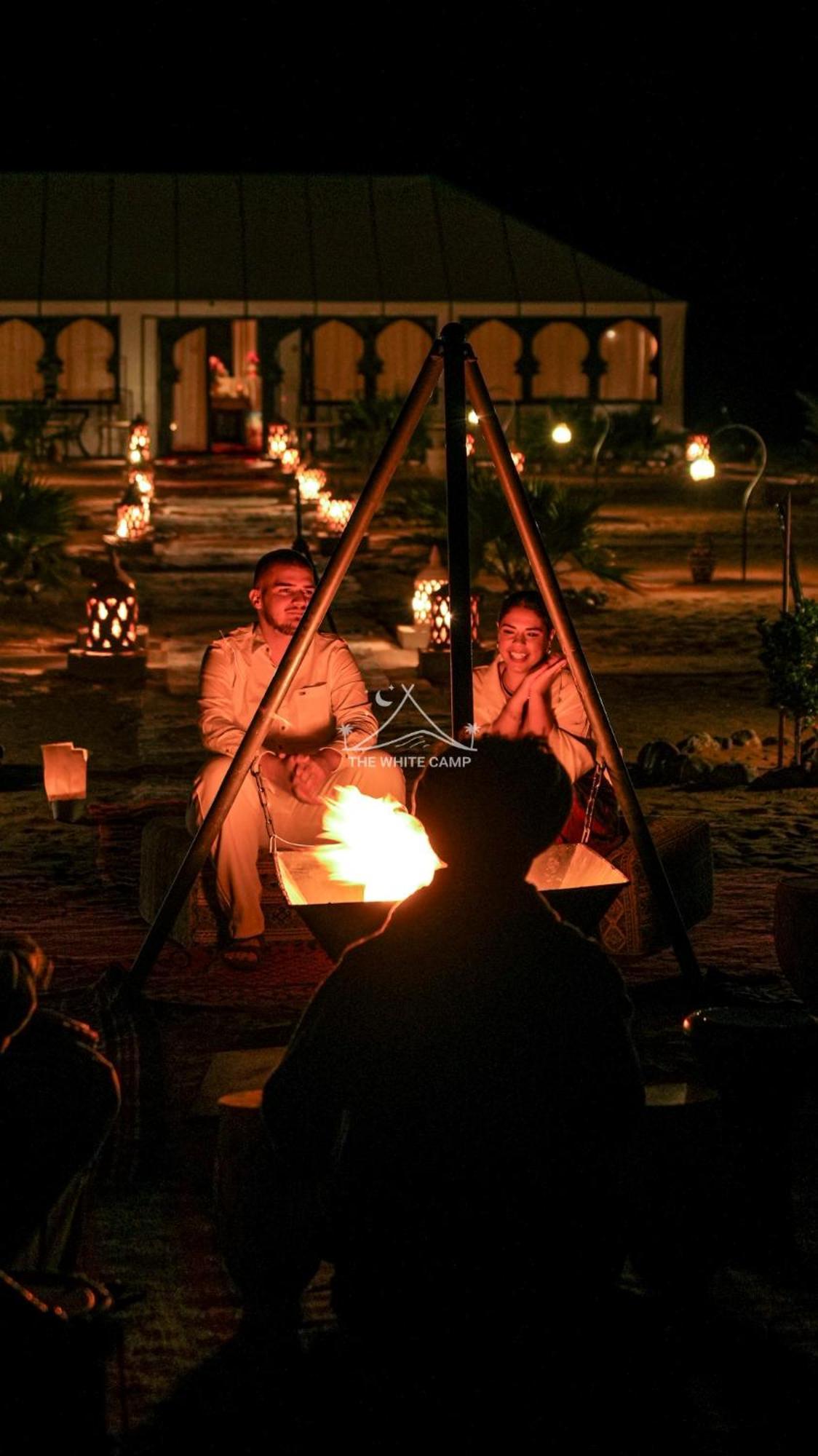 The White Camp - Your Merzouga Luxury Desert Camp & Erg Chebbi Dunes Camel Riding Exteriér fotografie