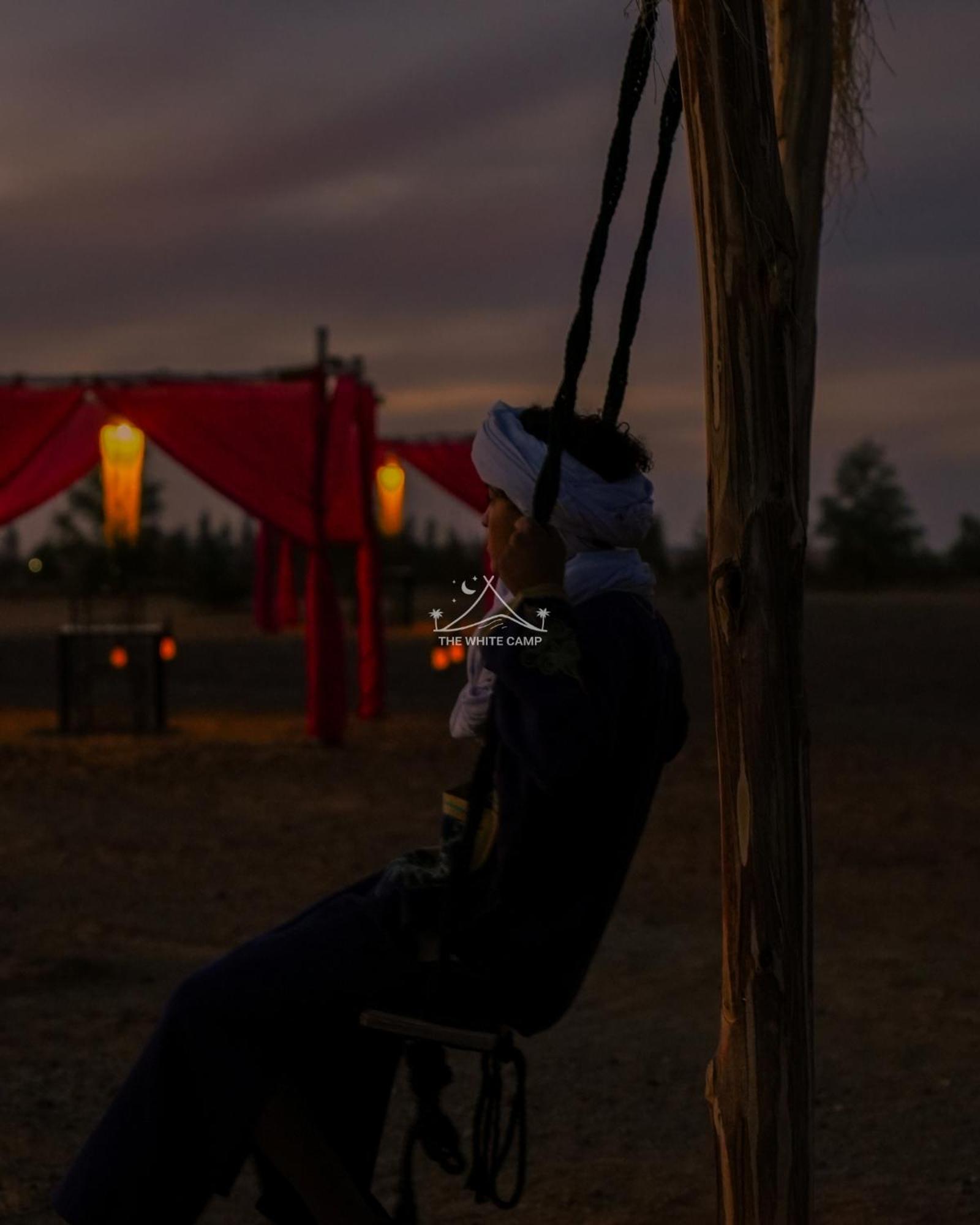 The White Camp - Your Merzouga Luxury Desert Camp & Erg Chebbi Dunes Camel Riding Exteriér fotografie