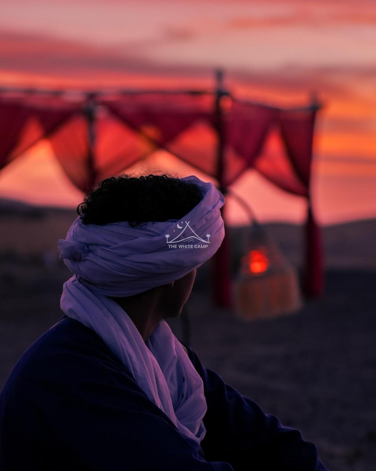 The White Camp - Your Merzouga Luxury Desert Camp & Erg Chebbi Dunes Camel Riding Exteriér fotografie