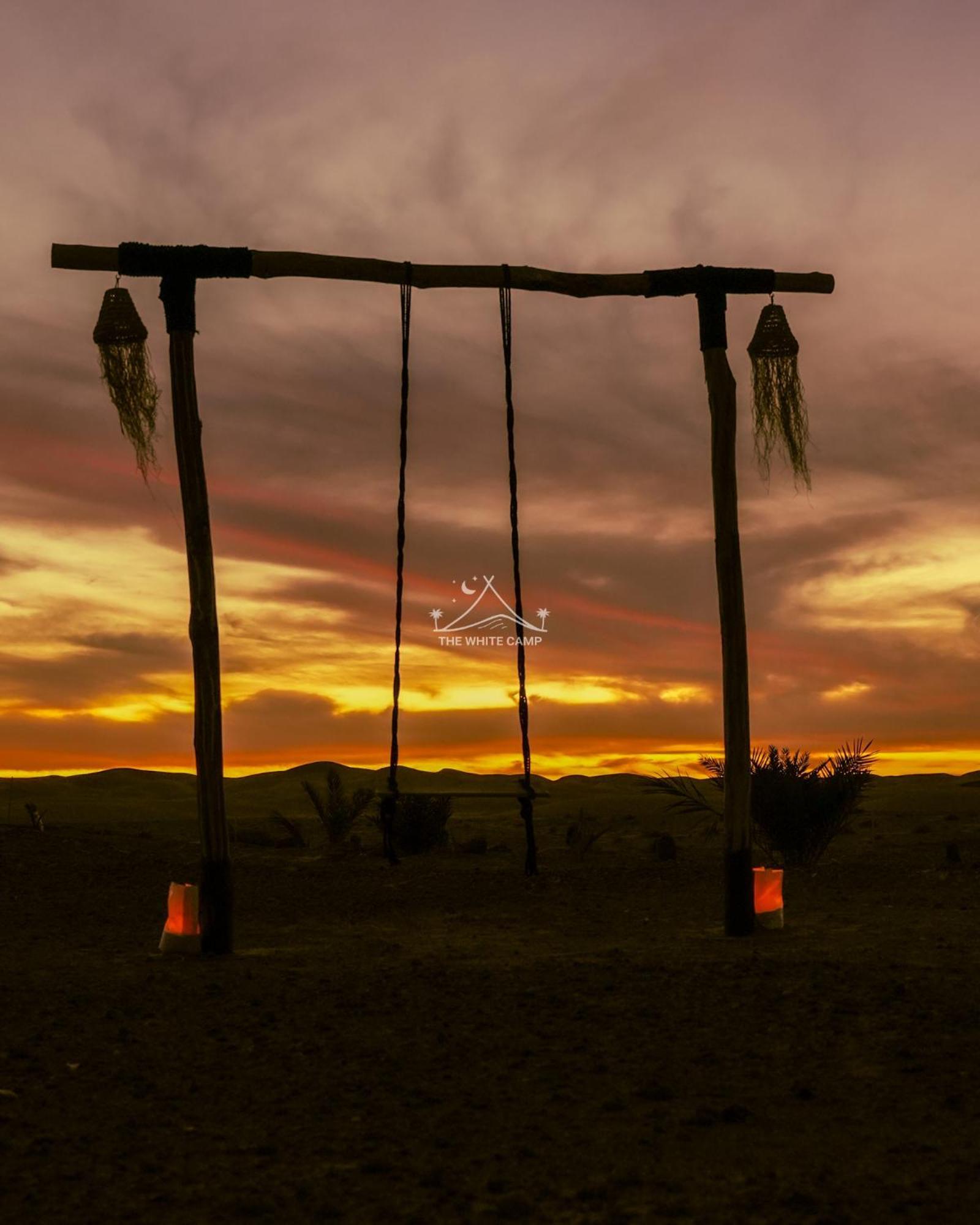 The White Camp - Your Merzouga Luxury Desert Camp & Erg Chebbi Dunes Camel Riding Exteriér fotografie