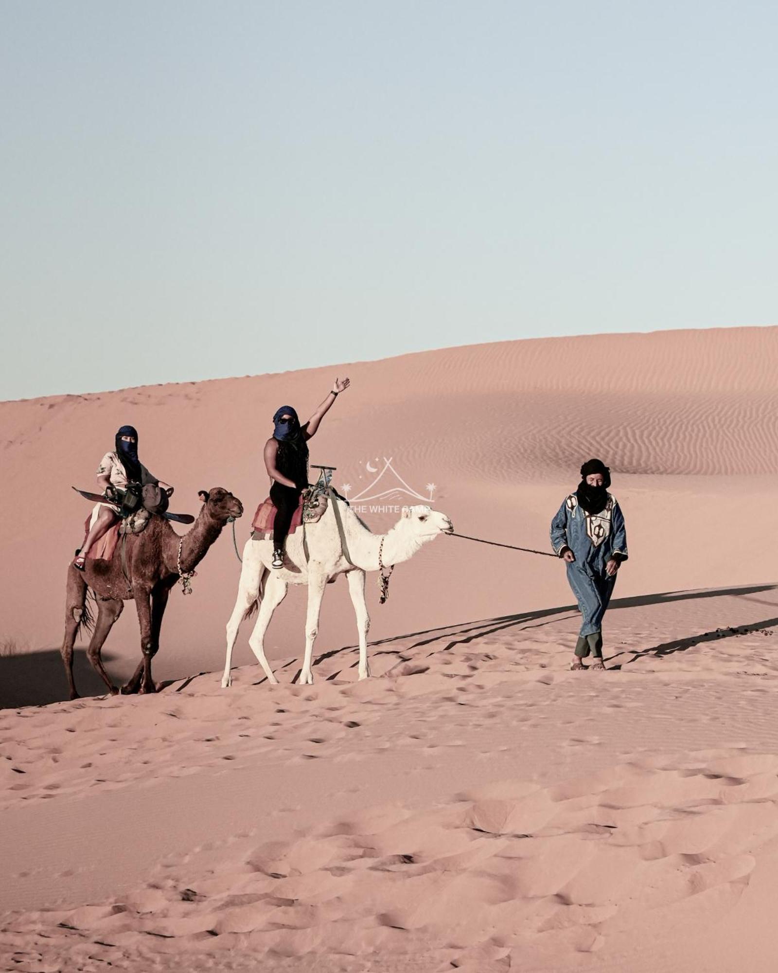The White Camp - Your Merzouga Luxury Desert Camp & Erg Chebbi Dunes Camel Riding Exteriér fotografie