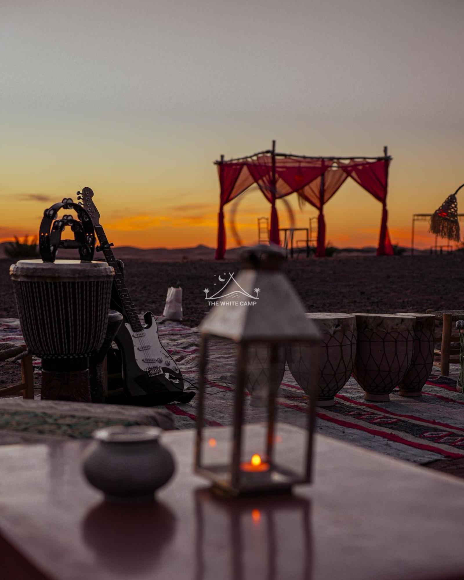 The White Camp - Your Merzouga Luxury Desert Camp & Erg Chebbi Dunes Camel Riding Exteriér fotografie