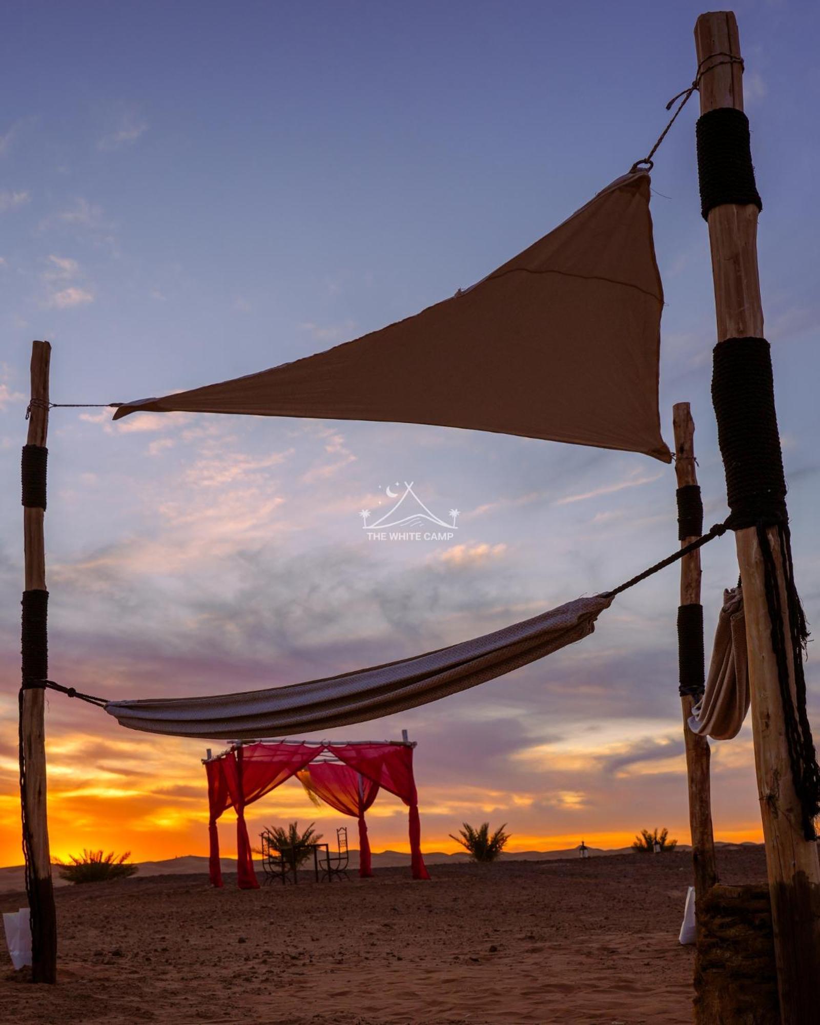 The White Camp - Your Merzouga Luxury Desert Camp & Erg Chebbi Dunes Camel Riding Exteriér fotografie