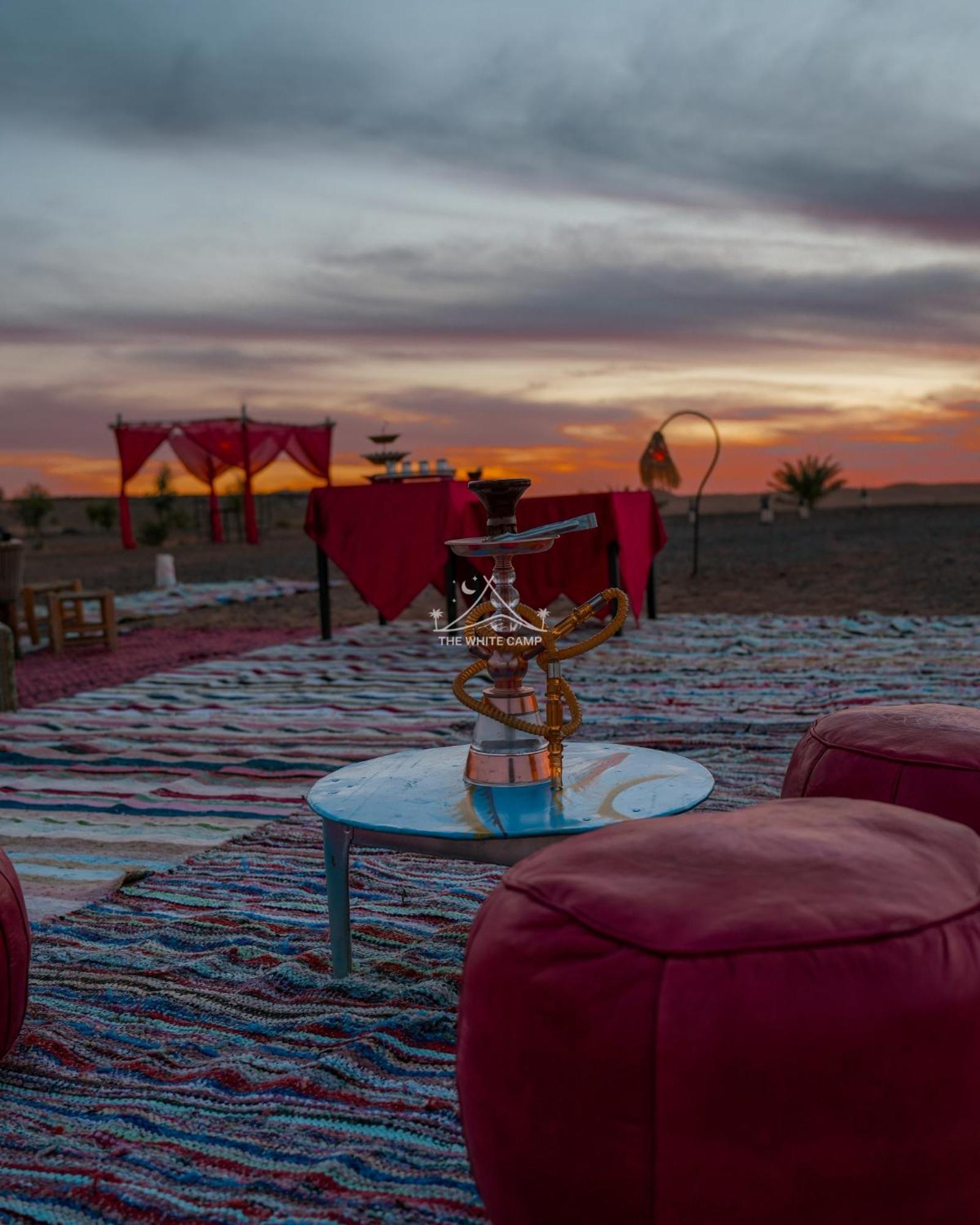 The White Camp - Your Merzouga Luxury Desert Camp & Erg Chebbi Dunes Camel Riding Exteriér fotografie