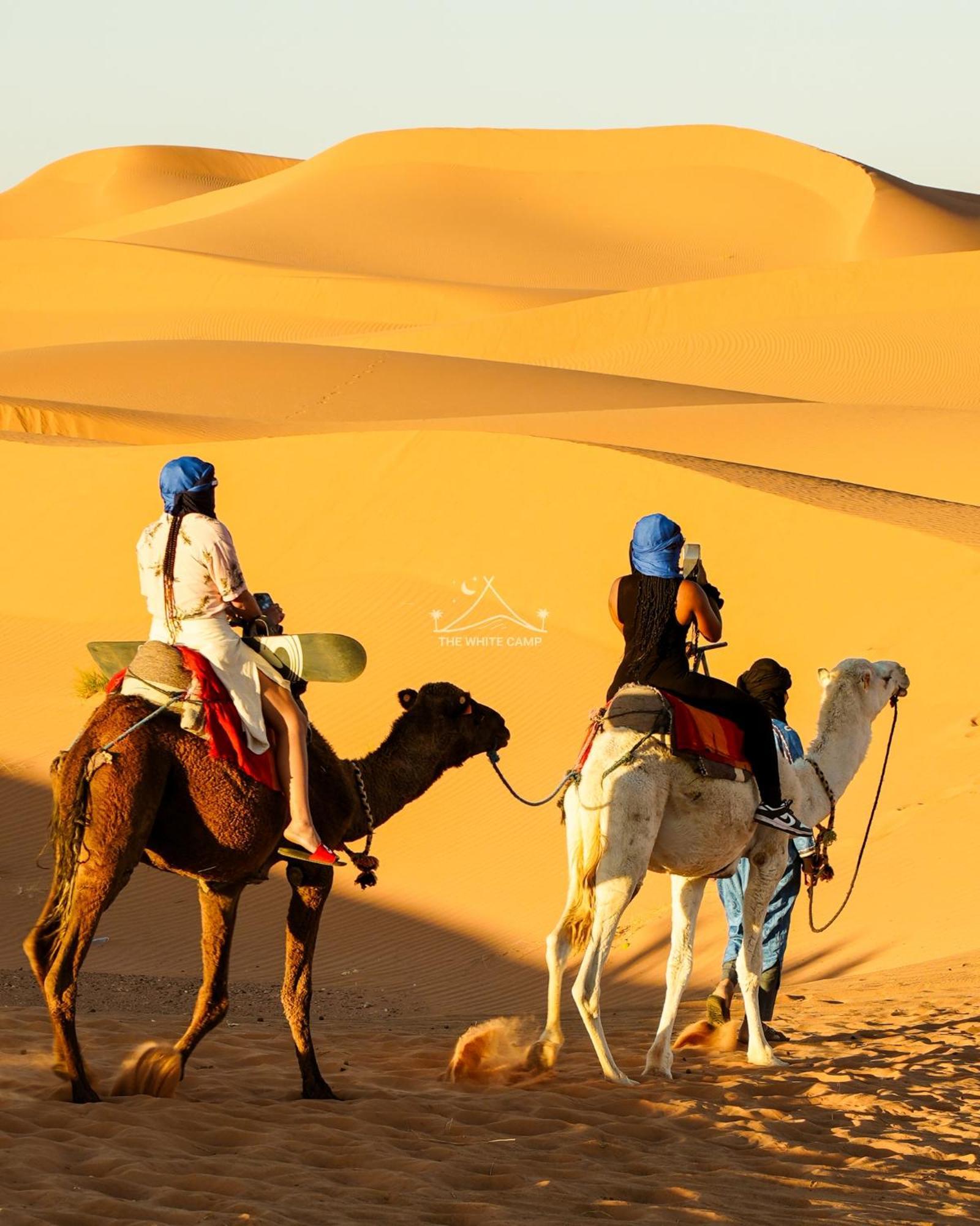 The White Camp - Your Merzouga Luxury Desert Camp & Erg Chebbi Dunes Camel Riding Exteriér fotografie