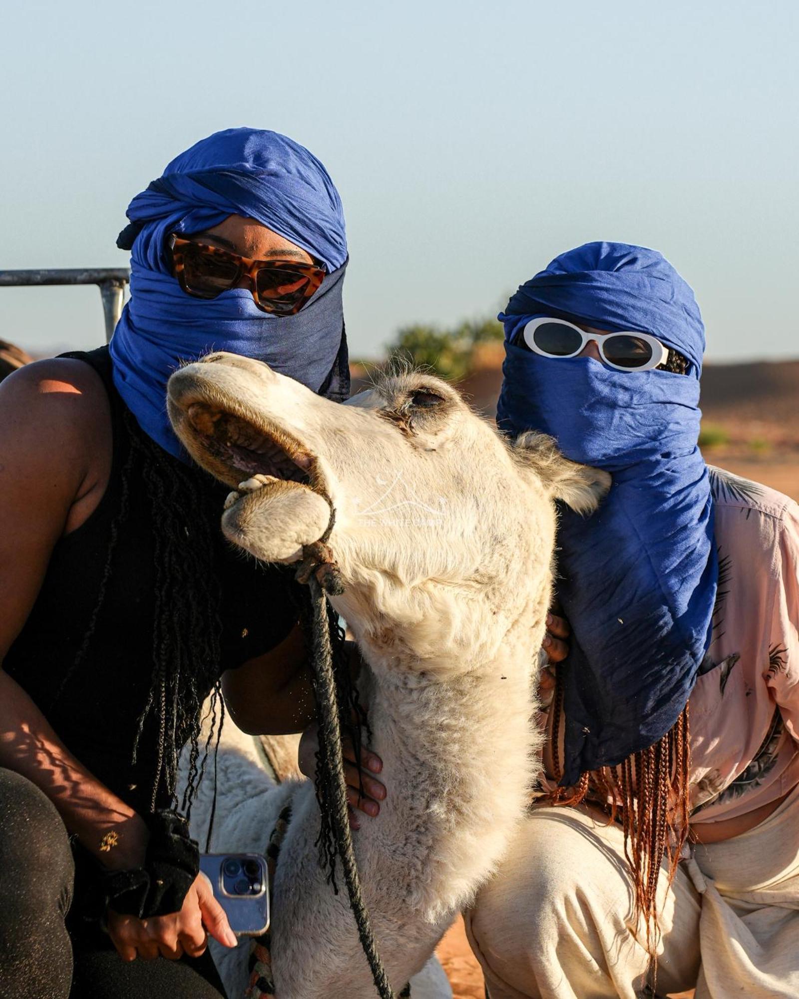 The White Camp - Your Merzouga Luxury Desert Camp & Erg Chebbi Dunes Camel Riding Exteriér fotografie