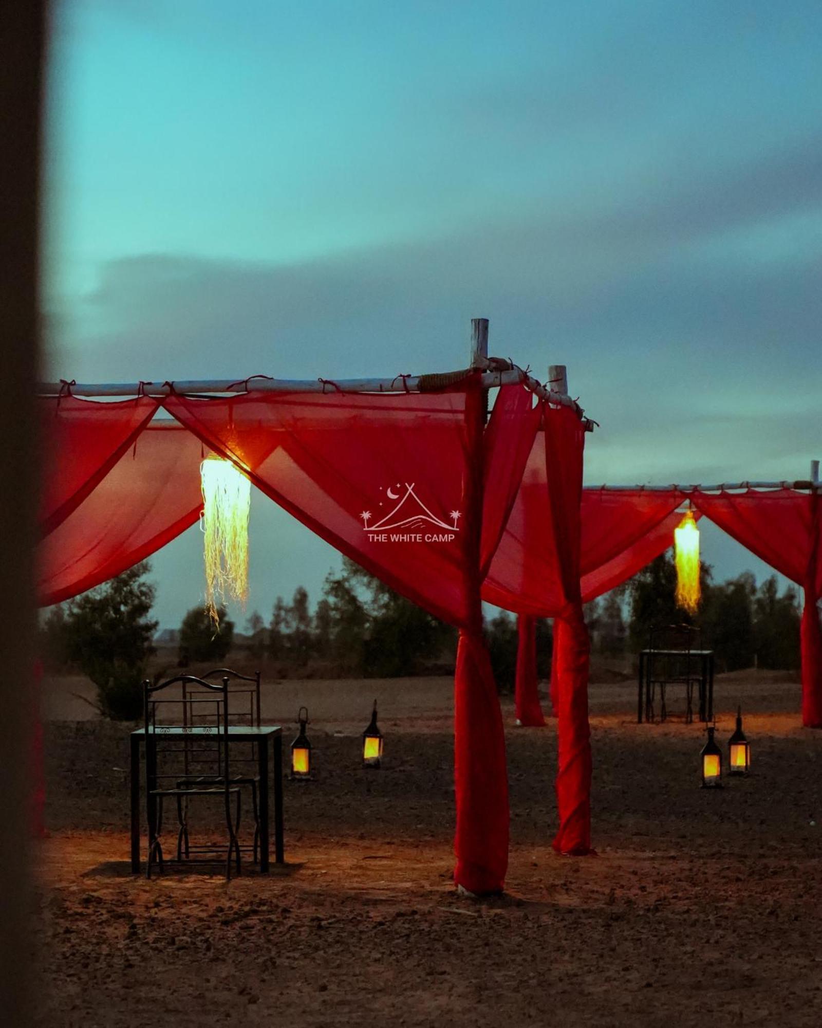 The White Camp - Your Merzouga Luxury Desert Camp & Erg Chebbi Dunes Camel Riding Exteriér fotografie